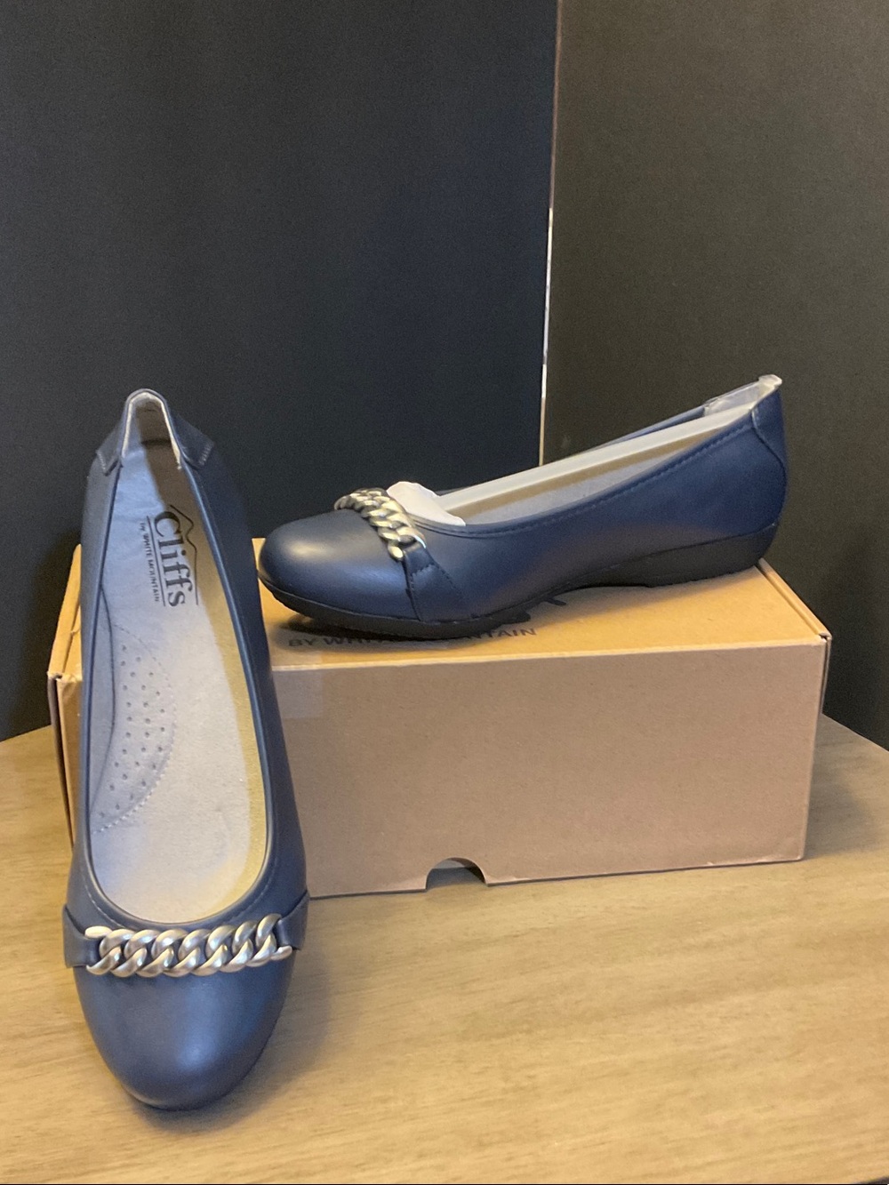 Cliffs by WHITE MOUNTAIN Navy Chain-Accent Round-Toe Flats